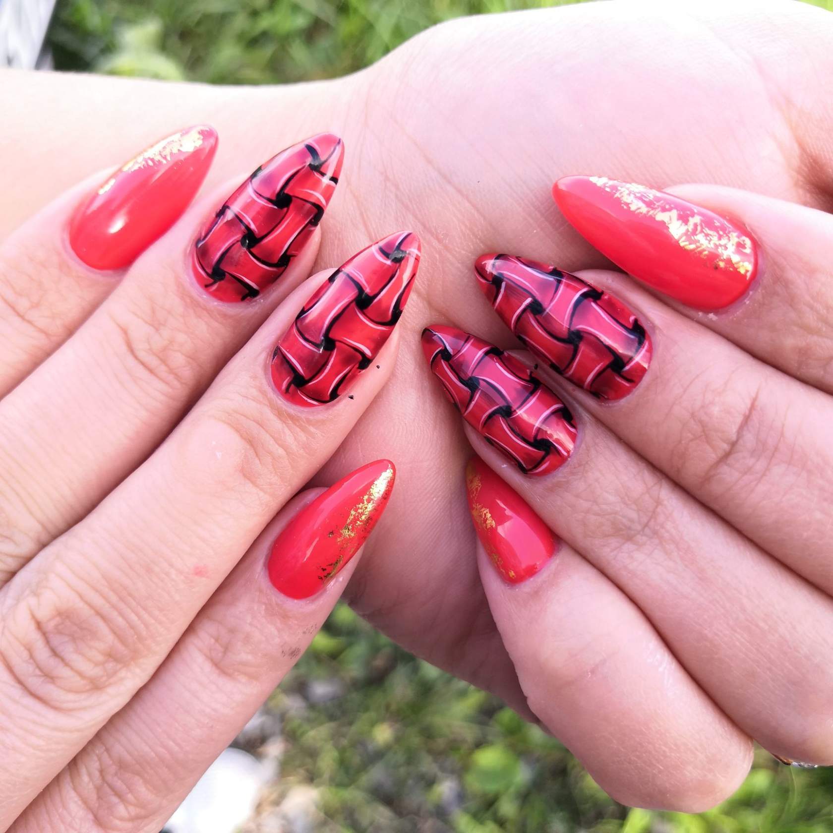 Тренды маникюра на весну-лето 2021: какой дизайн выбрать