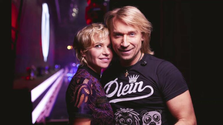 В эффектном платье с вырезами и массивных сережках: жена Олега Винника произвела фурор на новом фото - today.ua