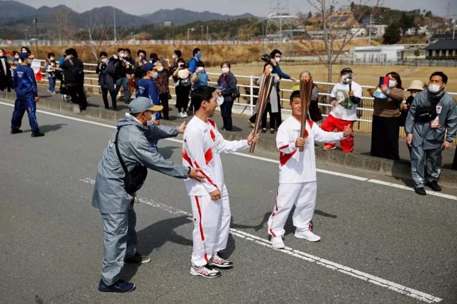 В Японии внезапно погас Олимпийский огонь: в мире заговорили о недобром знаке