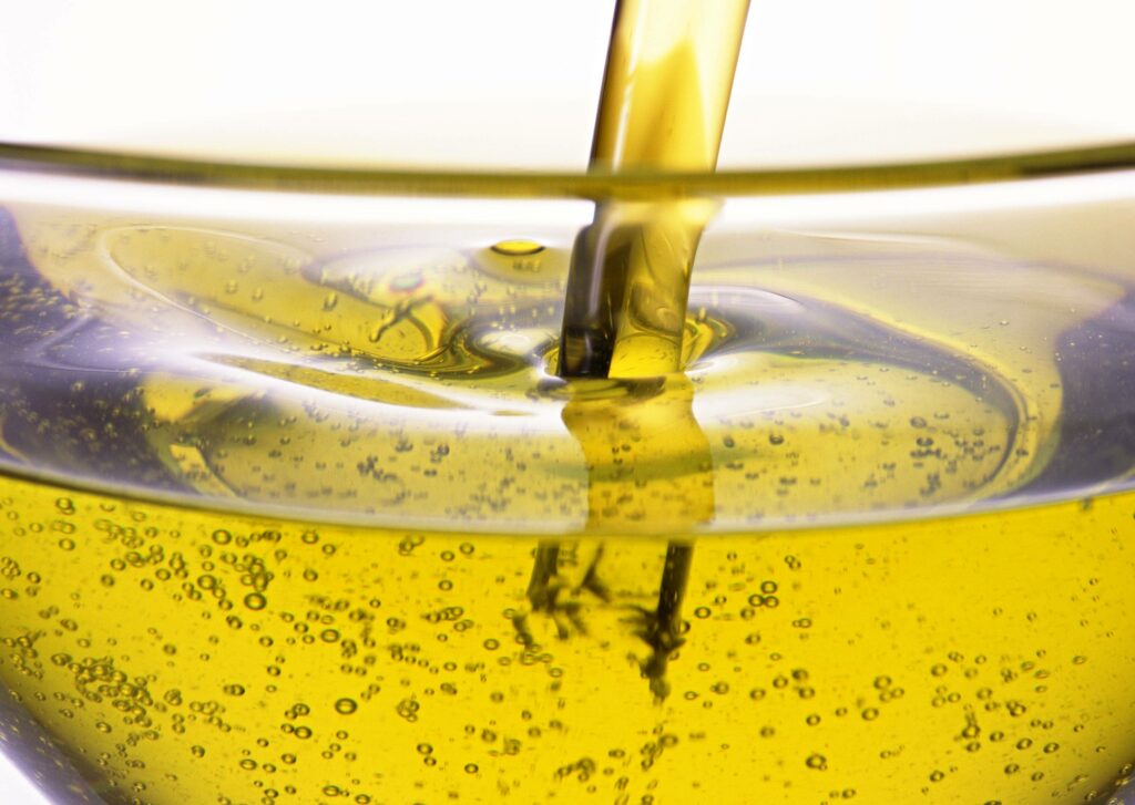 Цены на растительное масло в Украине взлетели до 60 грн за литр: названа причина подорожания