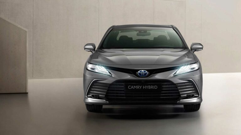 В Украине начался прием заказов на обновленную Toyota Camry - today.ua