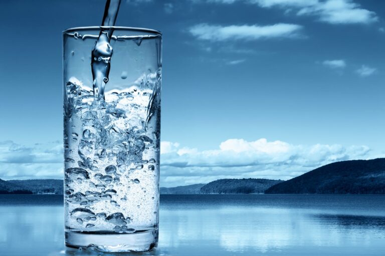 В Україні закінчується питна вода: незабаром її доведеться купувати за кордоном - today.ua