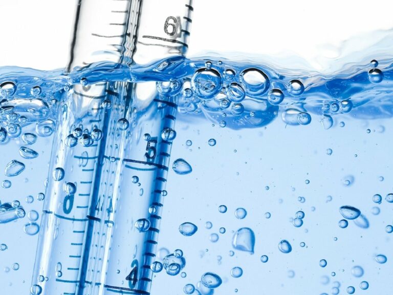 Вчені назвали цілющі властивості теплої і холодної води - today.ua