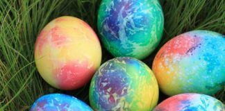 ТОП-3 незвичайних способи пофарбувати яйця на Великдень без використання хімічних барвників - today.ua