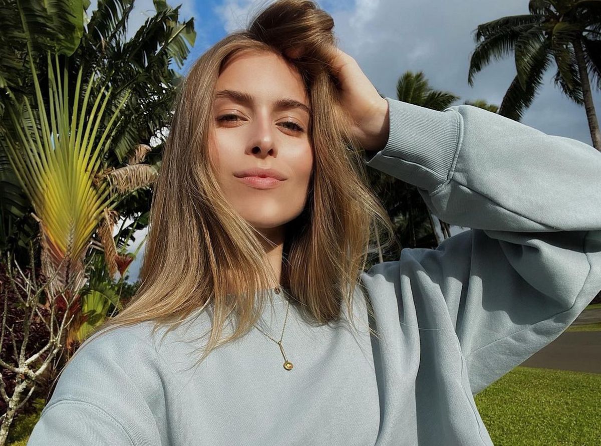 Онучка Софії Ротару влаштувала гарячу фотосесію на пляжі на Гаваях