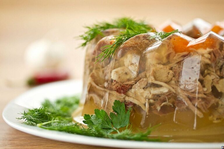 Холодець на Великдень: рецепт приготування прозорої і смачної страви - today.ua