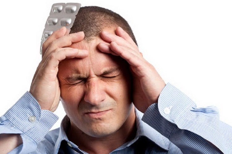 Пить обезболивающие таблетки от головной боли опасно для здоровья и может привести к инвалидности