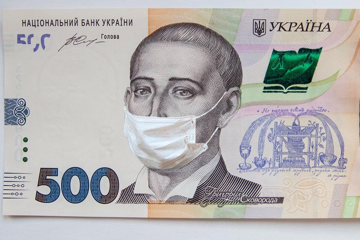 Нацбанк предупредил о росте курса доллара в Украине после выходных