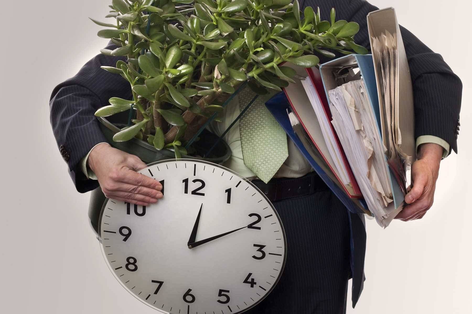 Три знаки Зодіаку, яким у травні доведеться шукати нову роботу - today.ua