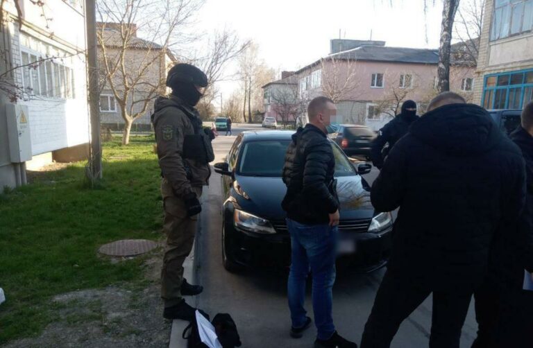 На Житомирщині затримали шахраїв-продавців автомобілів - today.ua