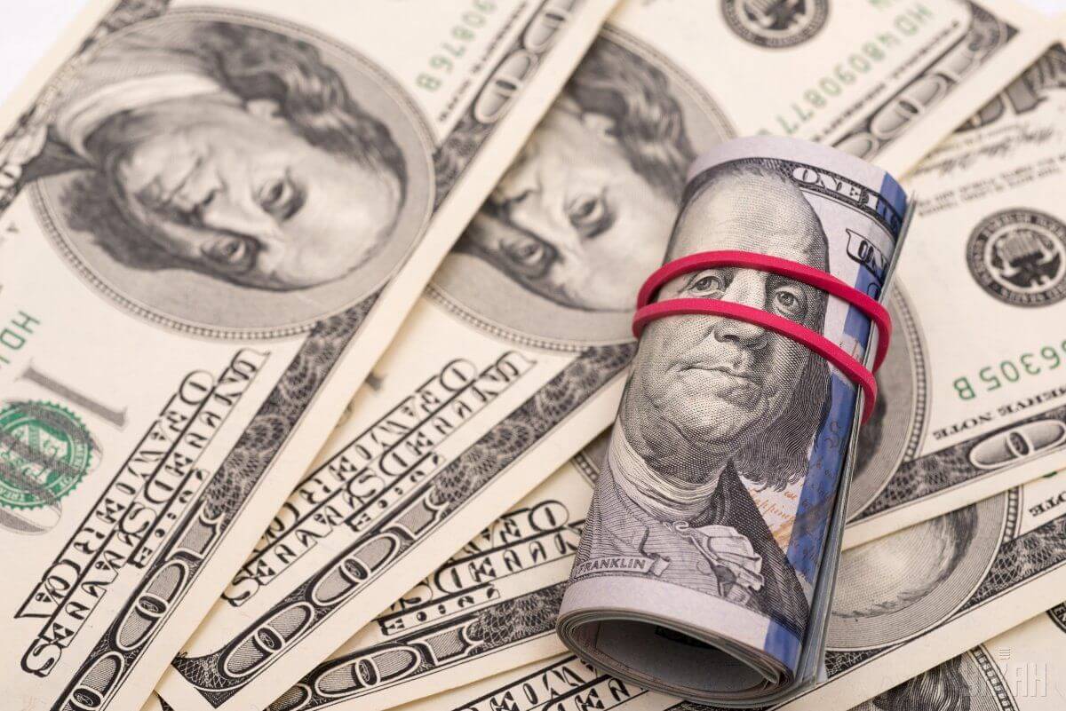 НБУ поднял официальный курс доллара на 25%: сколько американская валюта будет стоить с 21 июля 