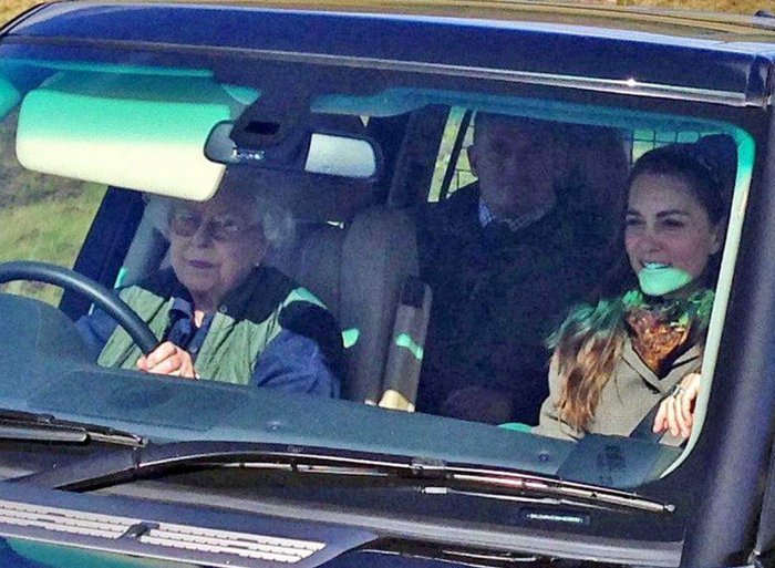 Автопарк королеви Англії: на яких авто їздить Єлизавета II