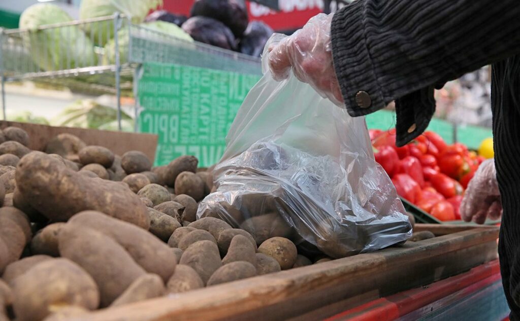 Ціни на картоплю зростуть: українцям пояснили, чому подорожчання не уникнути