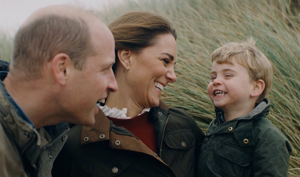 Кейт Миддлтон и принц Уильям показали милое домашнее видео с участием своих детей
