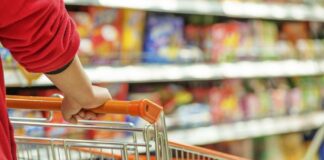 Супермаркеты обнародовали новые цены на хлеб, молоко и подсолнечное масло:  где можно купить продукты дешевле - today.ua