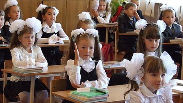 В школах Киева прекратили прием первоклассников: детали