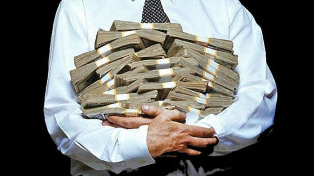 Понад 16 млн гривень на місяць: стали відомі зарплати топ-менеджерів у Приватбанку, Ощадбанку та Укргазбанку