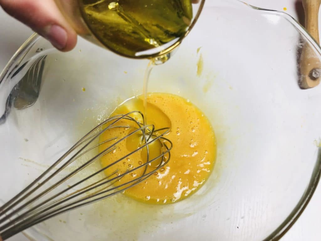 Рецепт домашнього майонезу за 10 хвилин: який інгредієнт додасть соусу пікантності