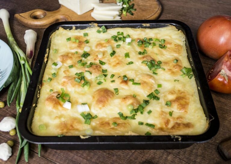 Запеканка из картошки с сыром на скорую руку: быстрый рецепт сытного ужина для всей семьи - today.ua