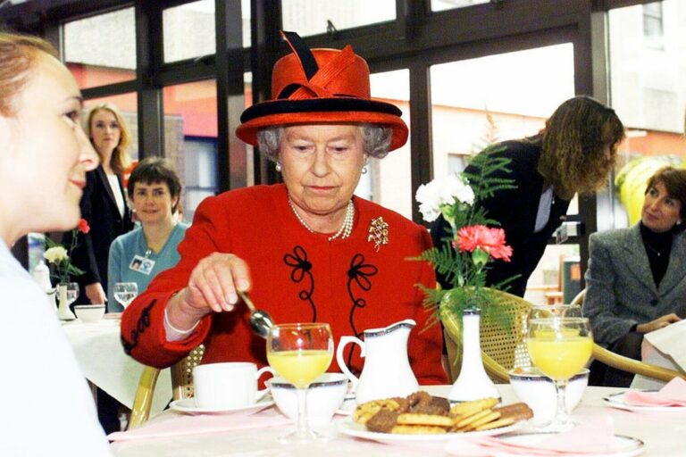 Диета 95-летней Елизаветы II: как питается Ее Величество королева - today.ua