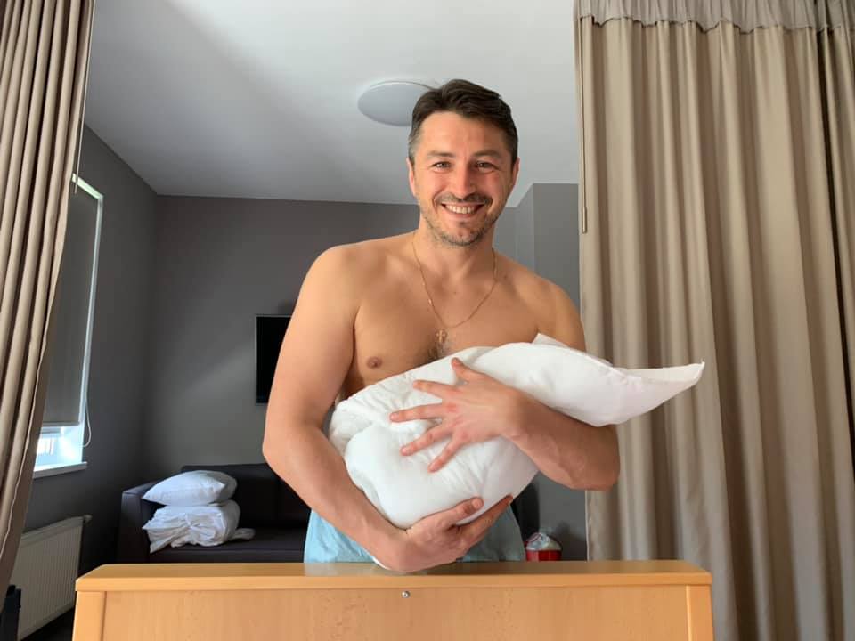 Сергій Притула став батьком втретє і показав фото з новонародженою донькою