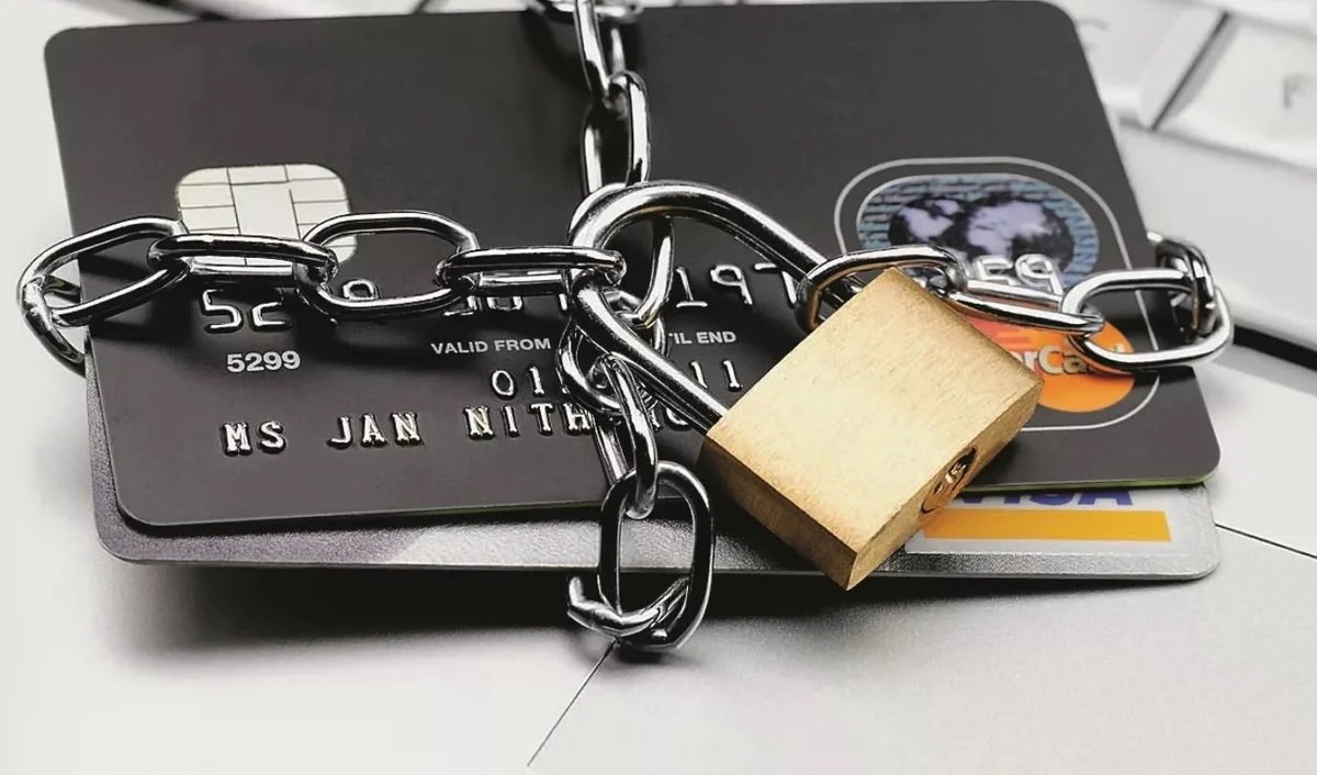 Банки будут блокировать подозрительные счета украинских граждан