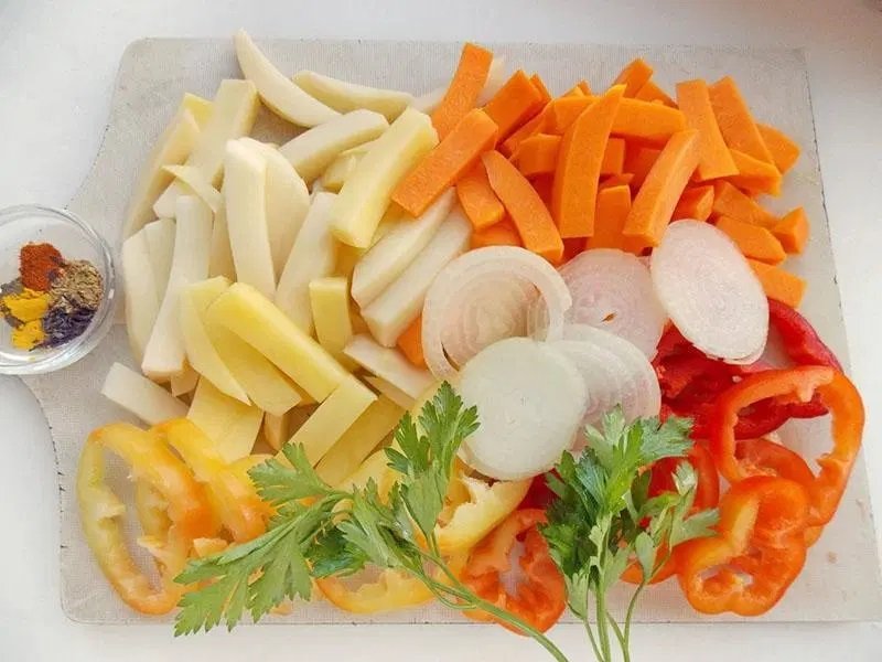 Молоді овочі, запечені в рукаві: рецепт смачної вечері нашвидкуруч