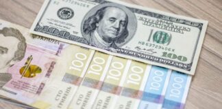 Українці почали позбуватися від доларів: в травні гривня значно зміцниться з кількох причин - today.ua