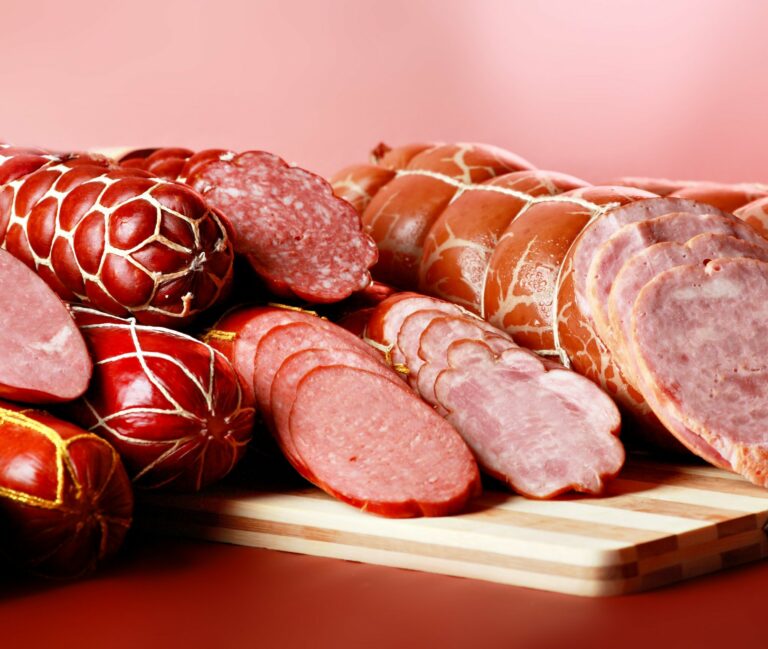 Названа самая вредная колбаса, которую нужно исключить из рациона питания - today.ua