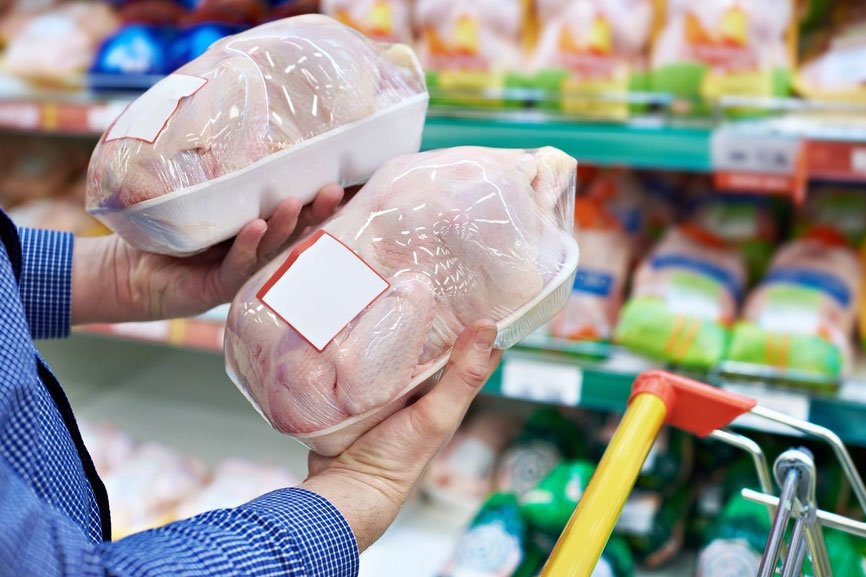 Українські супермаркети переповнені фальсифікатом курятини: яким повинно бути якісне м'ясо