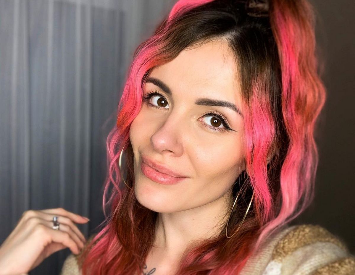 MamaRika вперше стане матір'ю: співачка показала чарівне фото з округлим животом - today.ua