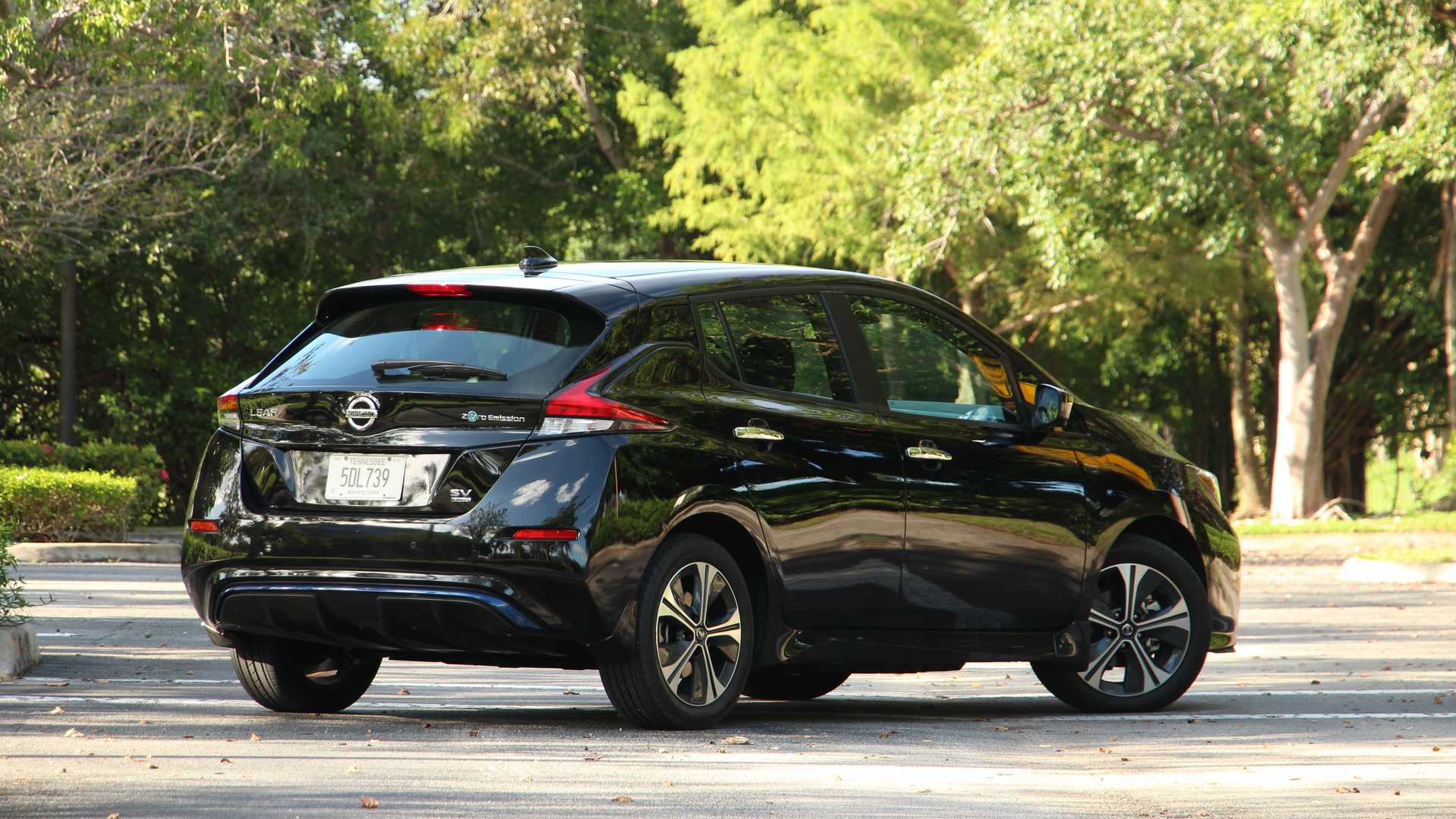 В Украине начались продажи Nissan Leaf