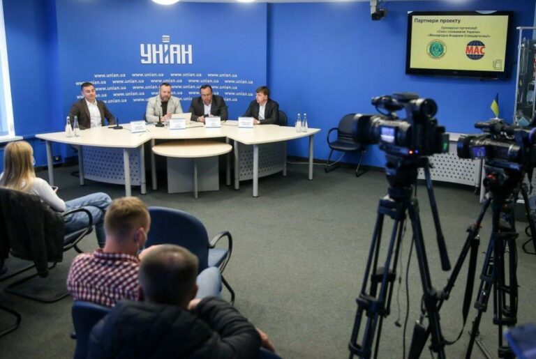 У Києві перевірили якість ДП і бензину на семи найбільших АЗС: Порушення виявили у паливі MOTTO і SUNOIL - today.ua