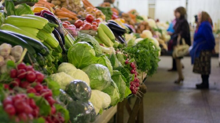 С началом зимы цены на овощи из теплиц стремительно полетели ввысь - today.ua