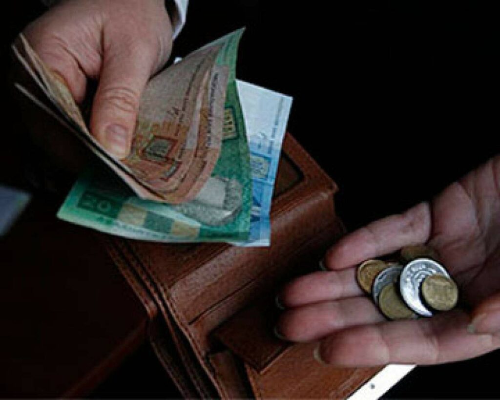В Украине стремительно растет средняя зарплата: размер выплат в июле превысил 14 000 гривен