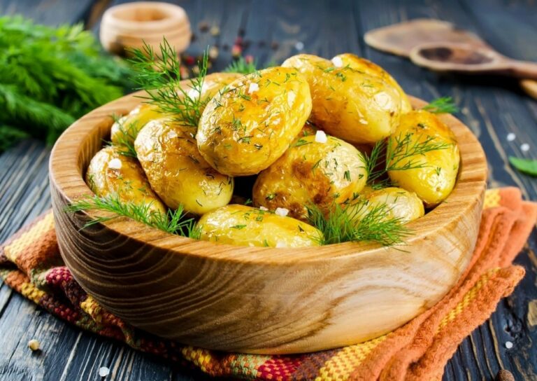 Что произойдет с организмом, если есть молодой картофель каждый день - today.ua