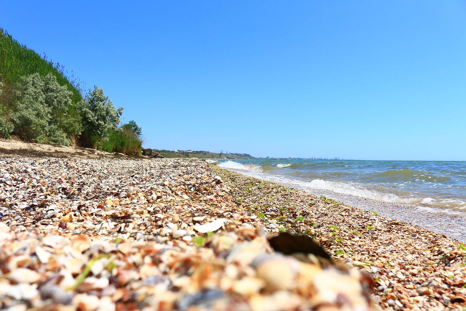 ТОП-5 найбільш малолюдних та чистих пляжів в Україні