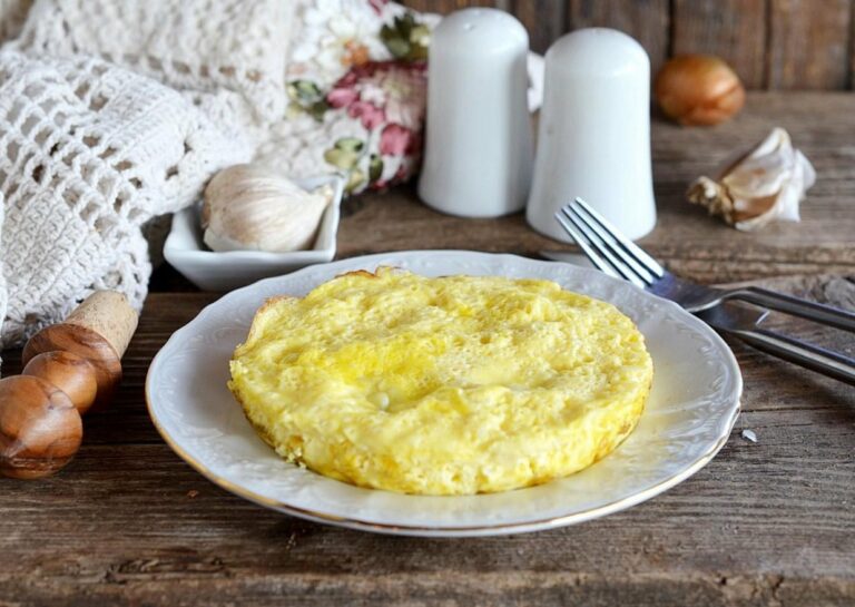 Английский сливочный омлет за 5 минут: рецепт вкусного и полезного завтрака для всей семьи - today.ua