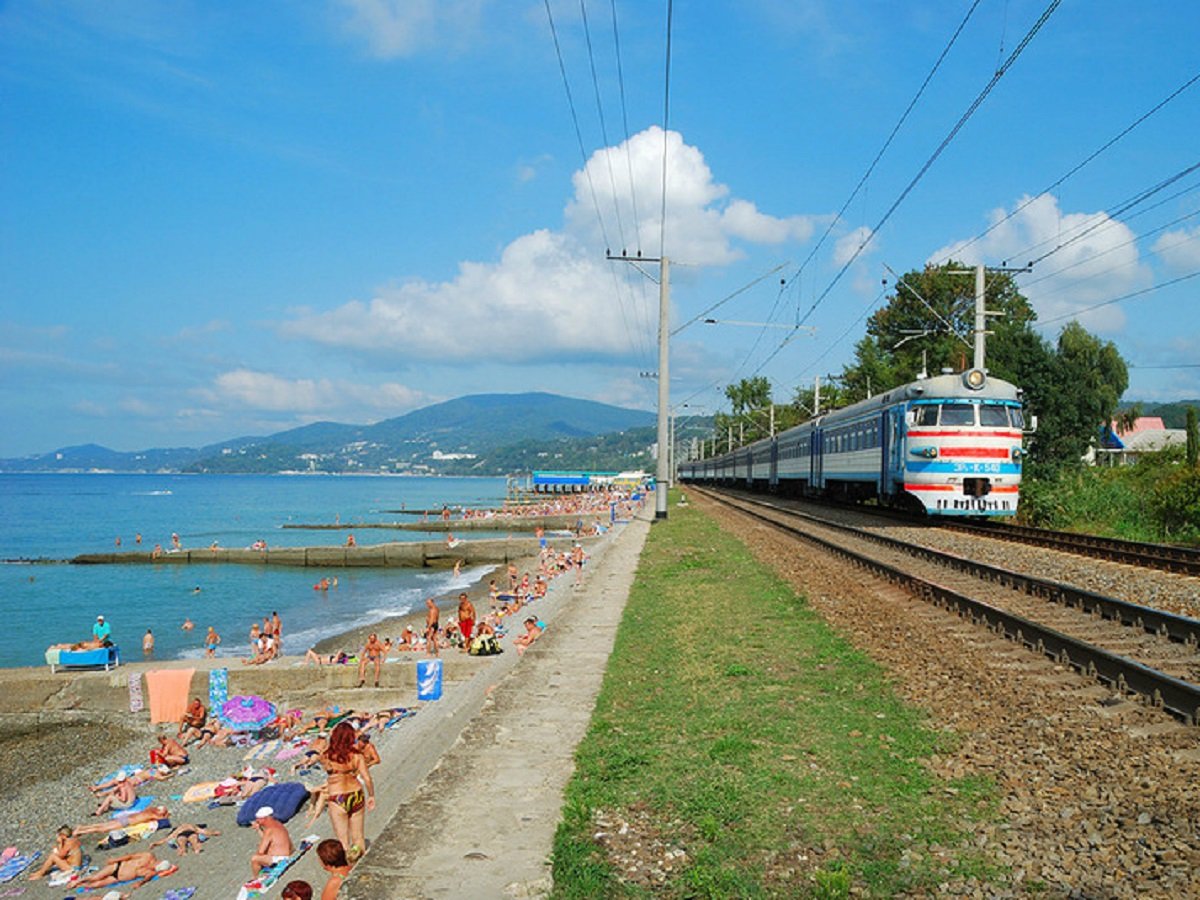 Відпочинок на морі став доступнішим: “Укрзалізниця“ запустила 11 нових поїздів до узбережжя