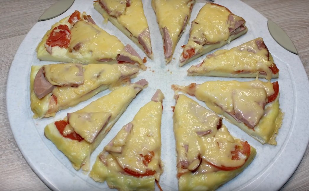 Омлет-пицца с разными начинками: рецепт угощения для большой компании