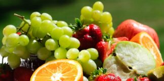 Названы фрукты и овощи, которые защитят здоровье в жару - today.ua