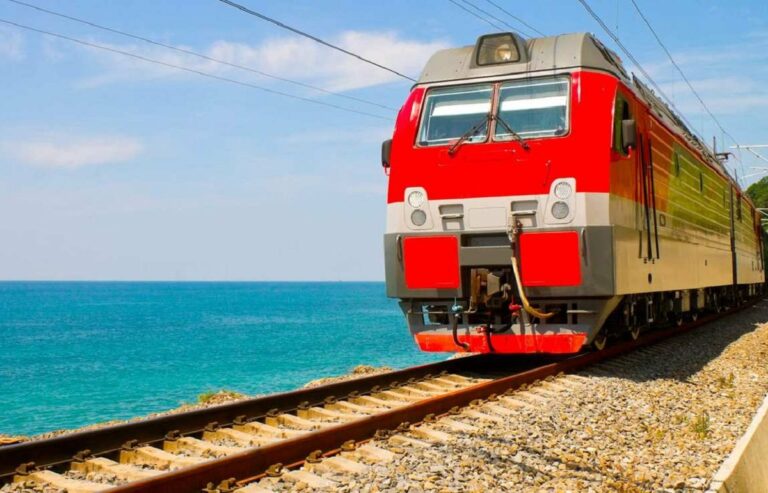 Відпочинок на морі став доступнішим: “Укрзалізниця“ запустила 11 нових поїздів до узбережжя - today.ua