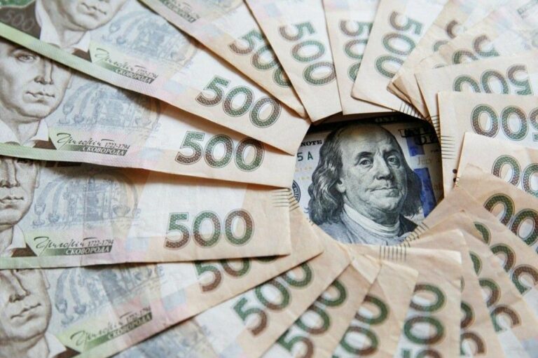 В Украине нет спроса на валюту: курс доллара к концу года кардинально изменится - today.ua