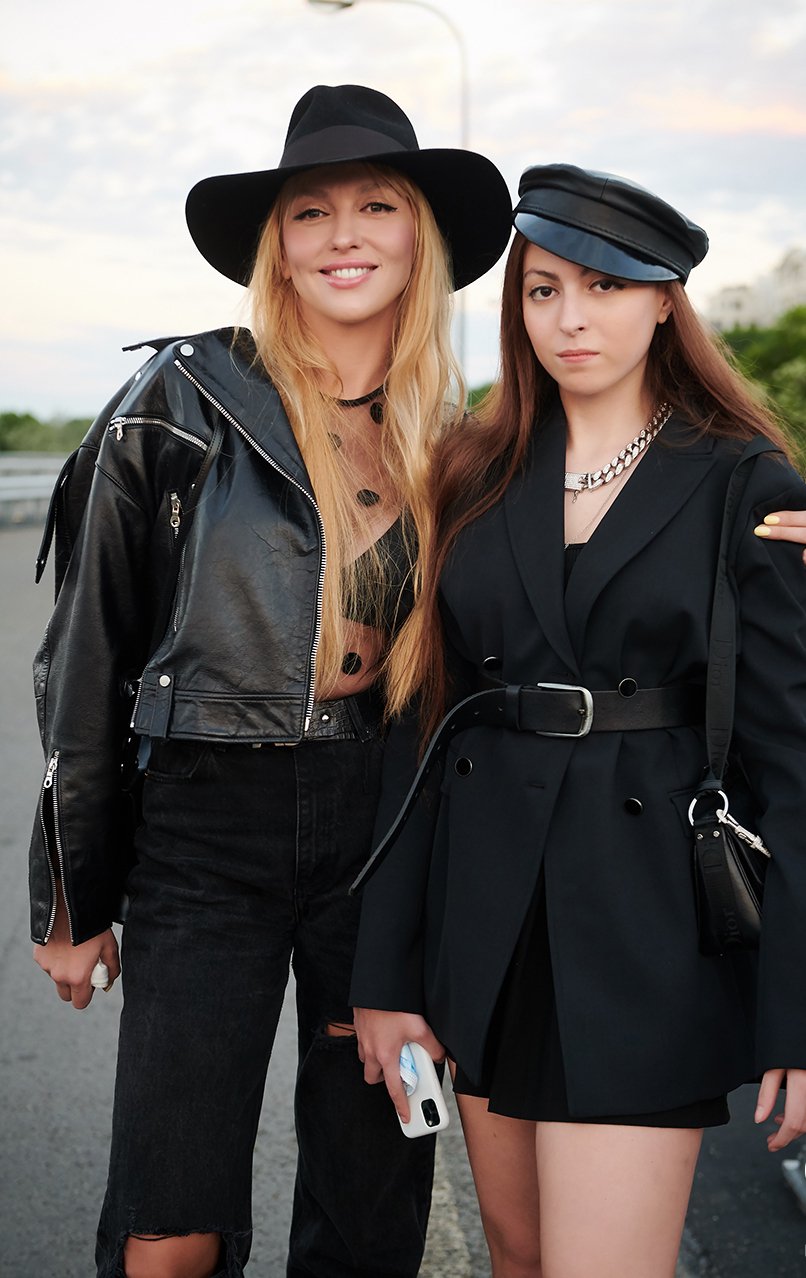 Оля Полякова з дочкою вразили парними нарядами в стилі глем-рок