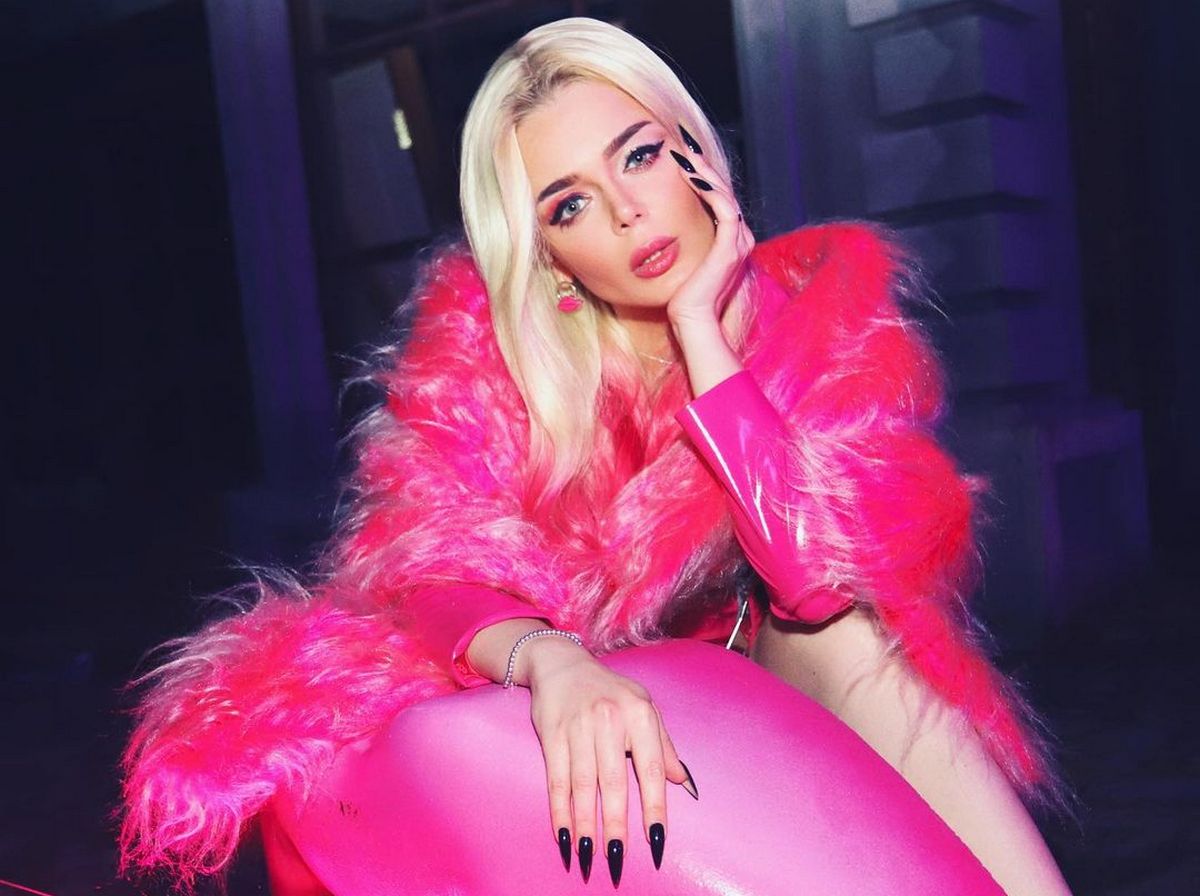 Три покоління: Аліна Гросу показала рідкісні фото з мамою та бабусею у вишиванках - today.ua