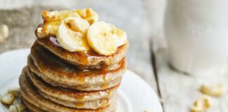 Оладьи из бананов за 10 минут: как приготовить вкусный завтрак из двух ингредиентов   - today.ua