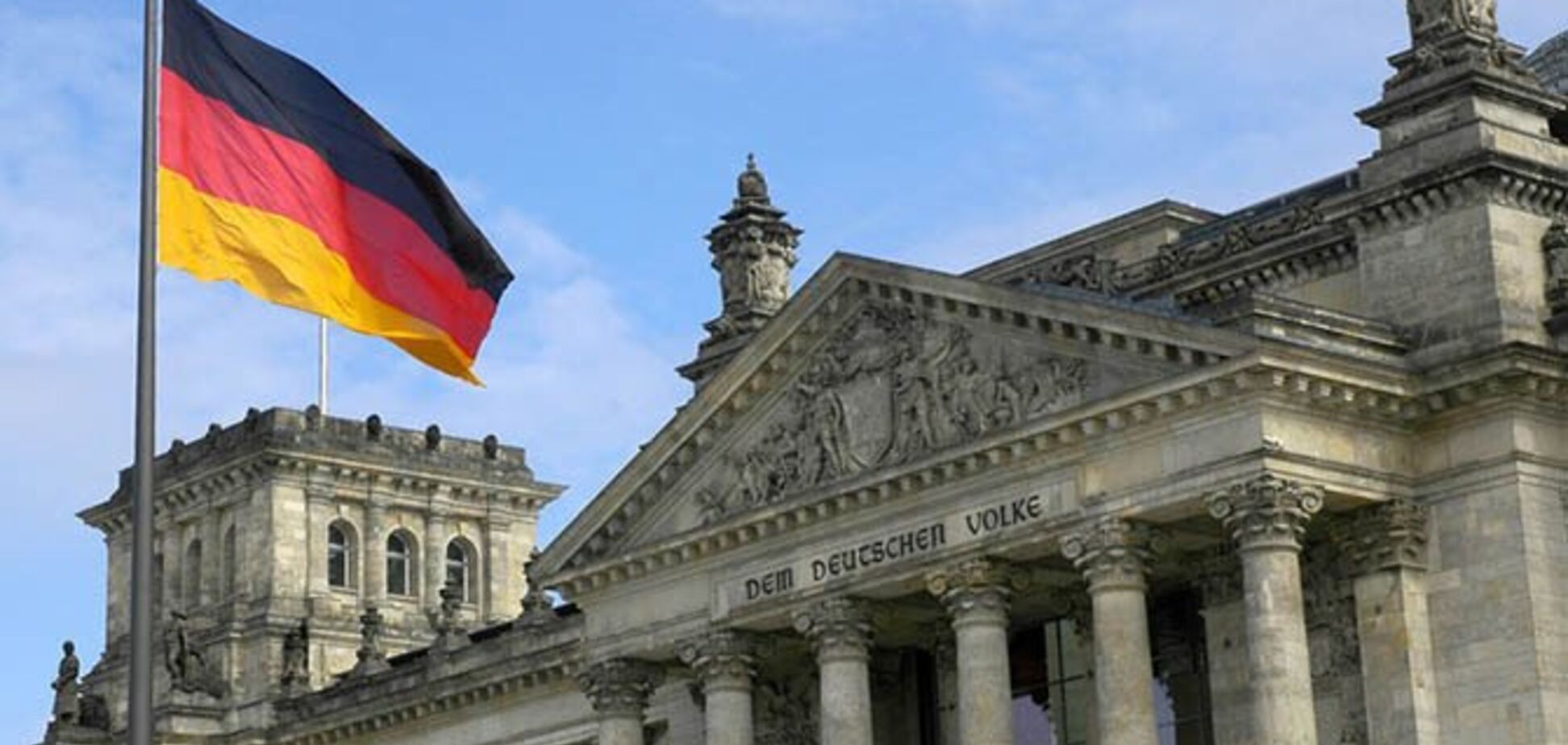 Українських заробітчан масово переманюють до Німеччини: яку роботу і зарплати пропонують