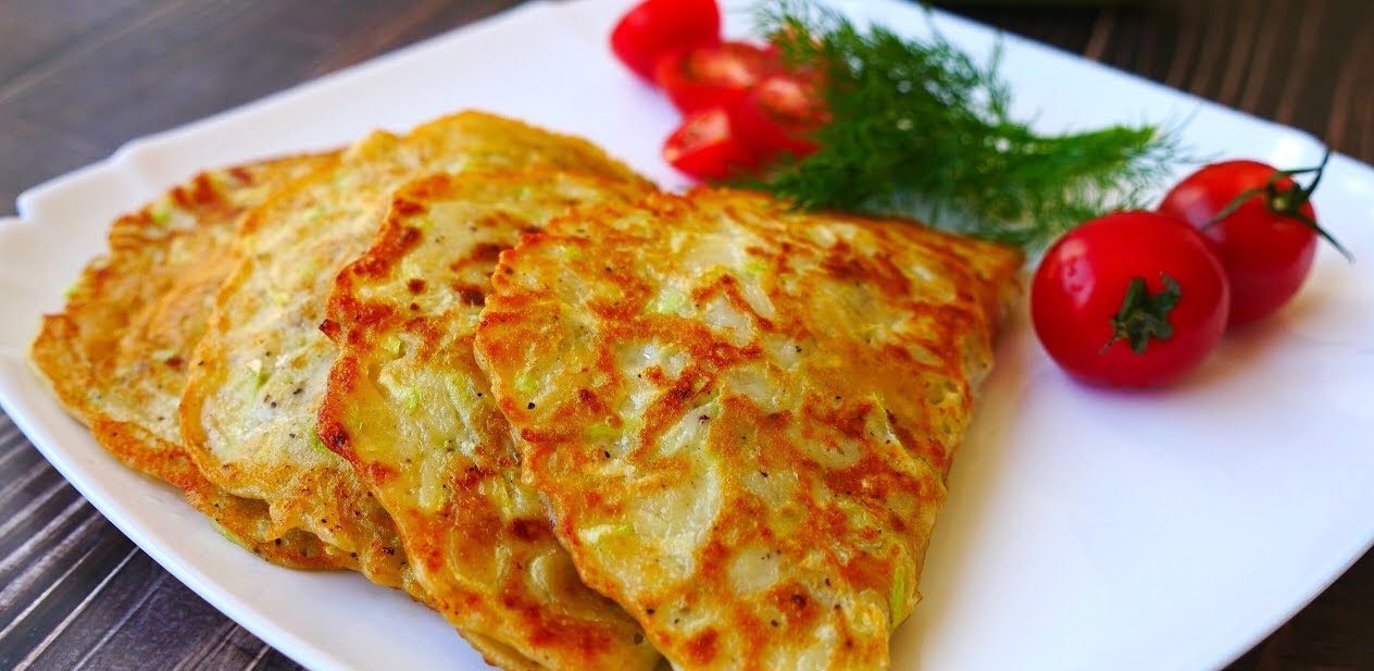 Домашние чебуреки из кабачков: простой рецепт сытного блюда на ужин - today.ua