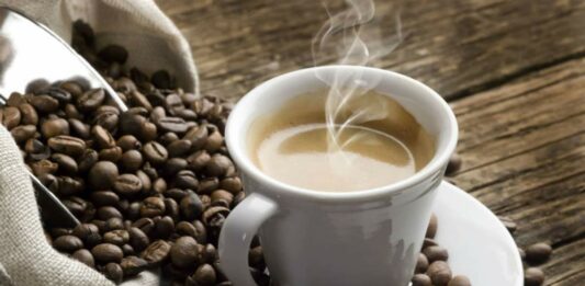 Українці пили підроблену каву: поліція виявила фальсифікат на 1,6 мільйона гривень - today.ua