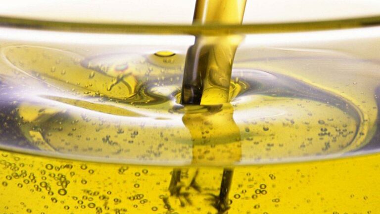 Соняшникова олія в Україні знову подорожчала: на скільки виросли ціни - today.ua
